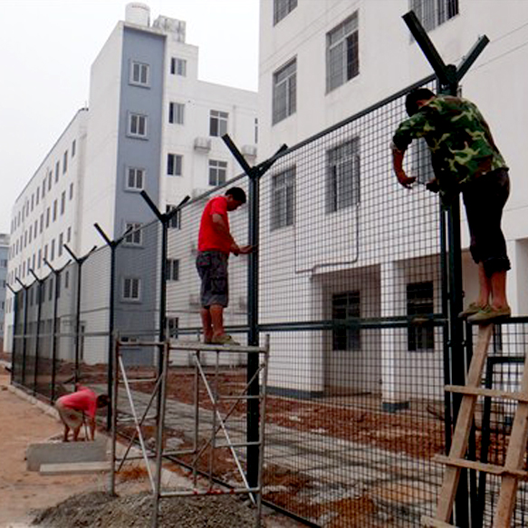 監(jiān)獄外部防護網(wǎng)圖片2 監(jiān)獄外部防護網(wǎng)圖片2