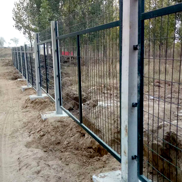 動車鐵路防護(hù)柵欄圖片3 動車鐵路防護(hù)柵欄圖片3