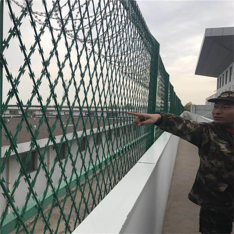 菱形焊接刀片刺網圖片4