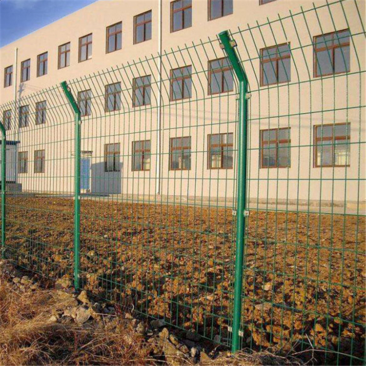 工業(yè)園區(qū)護欄網圖片1