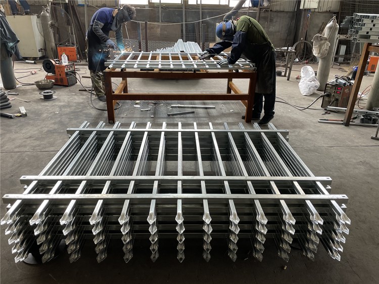 綠化圍墻護(hù)欄圖片3 綠化圍墻護(hù)欄圖片3