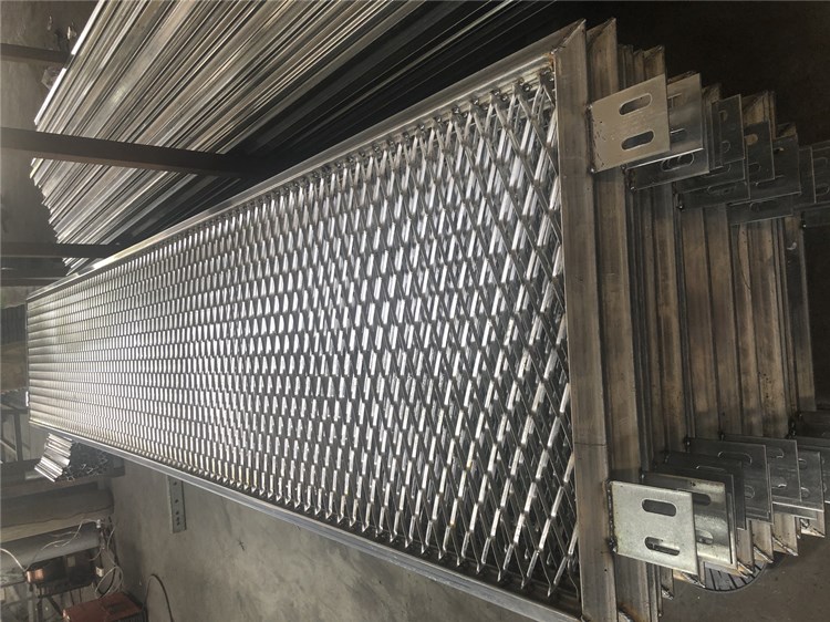 鋼板網(wǎng)防拋網(wǎng)圖片4 鋼板網(wǎng)防拋網(wǎng)圖片4