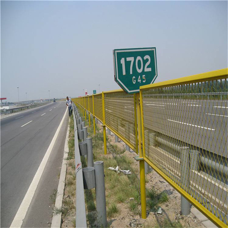 菱形孔護欄網(wǎng)圖片1 菱形孔護欄網(wǎng)圖片1