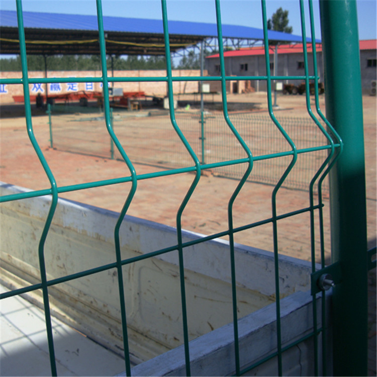 圈地雙邊絲護(hù)欄網(wǎng)圖片3 圈地雙邊絲護(hù)欄網(wǎng)圖片3