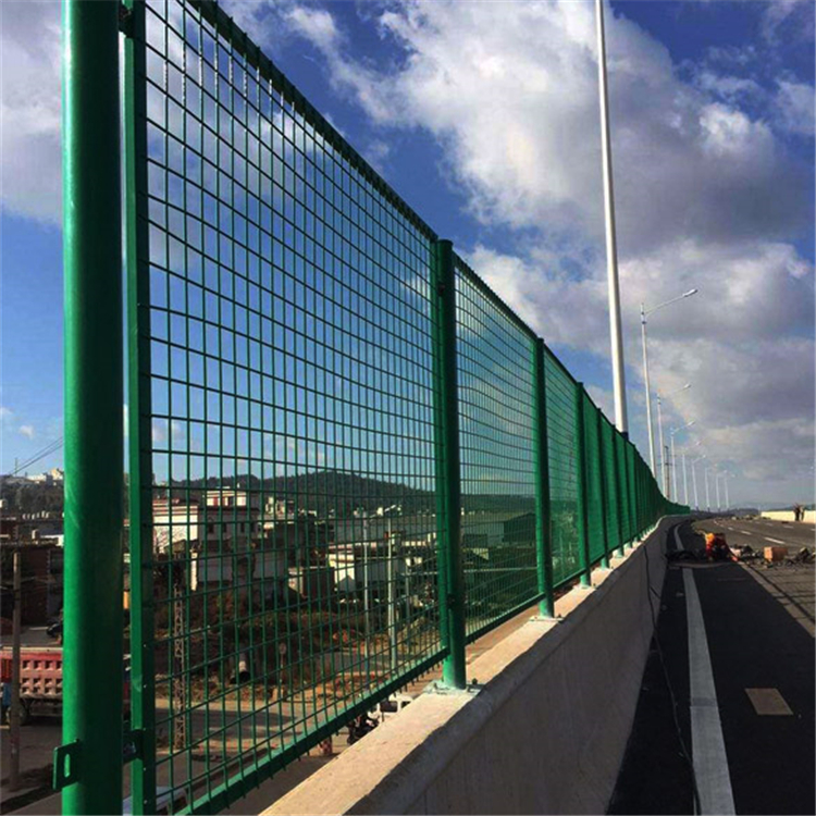 公路防護網(wǎng)圖片1