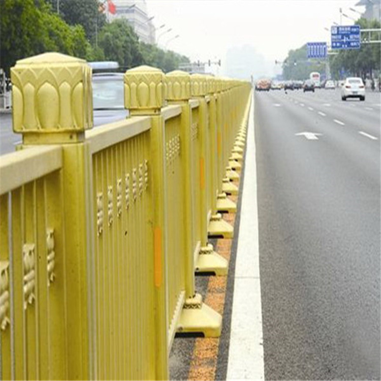 道路隔離市政護(hù)欄圖片4 道路隔離市政護(hù)欄圖片4