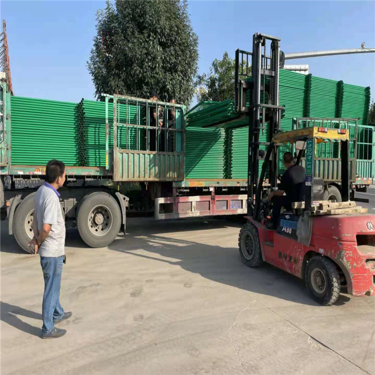 金屬網(wǎng)片防護(hù)柵欄圖片4 金屬網(wǎng)片防護(hù)柵欄圖片4