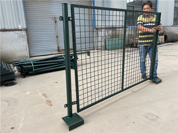 道路焊接綠色護(hù)欄圖片2 道路焊接綠色護(hù)欄圖片2