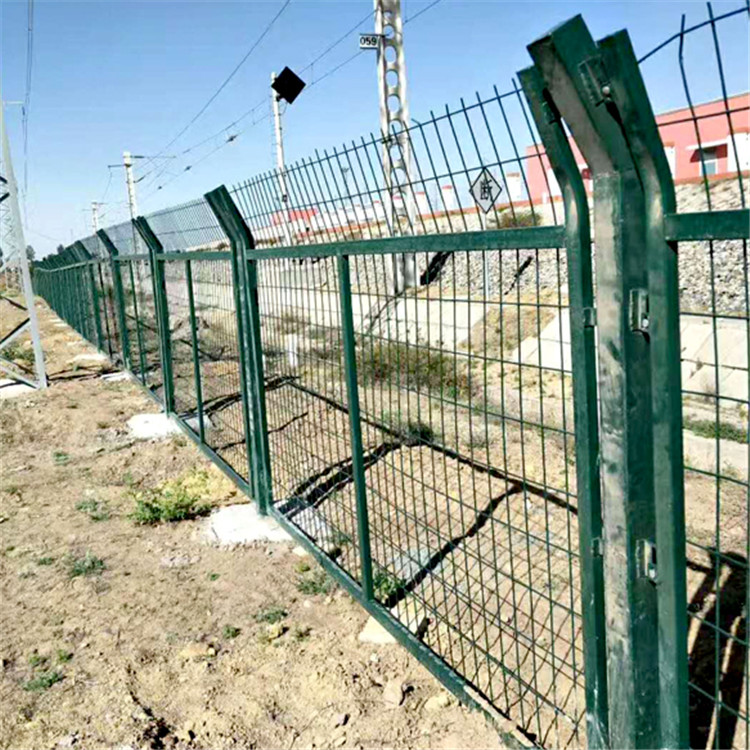 鐵路金屬柵欄網(wǎng)片圖片1 鐵路金屬柵欄網(wǎng)片圖片1