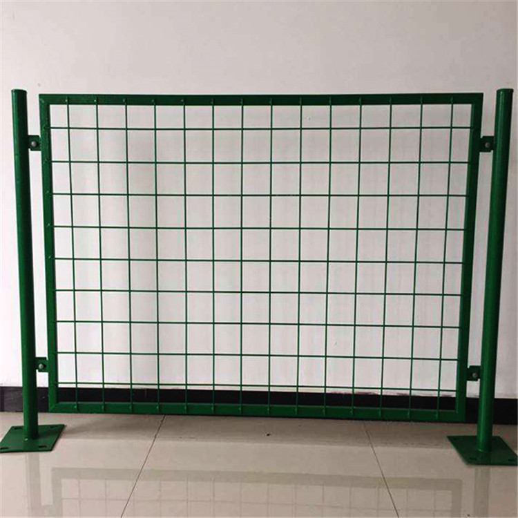 荒山隔離護欄網(wǎng)圖片4