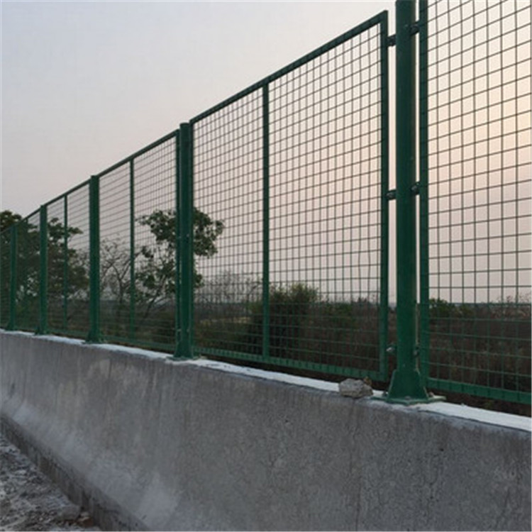 橋梁防拋網(wǎng)施工圖片2 橋梁防拋網(wǎng)施工圖片2