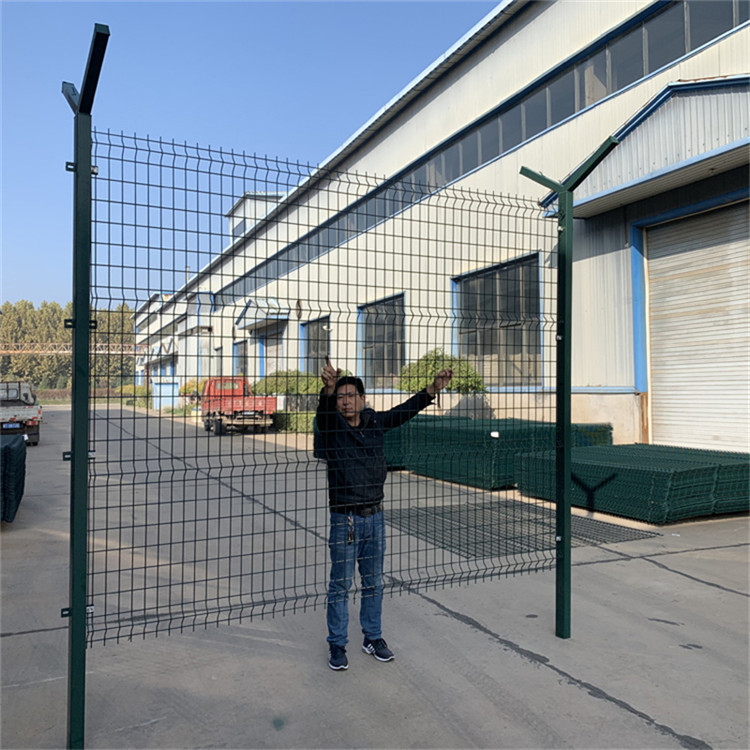 機(jī)場(chǎng)金屬隔離鋼網(wǎng)墻圖片3