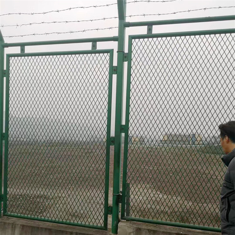 保稅區(qū)巡邏道圍網(wǎng)圖片4 保稅區(qū)巡邏道圍網(wǎng)圖片4